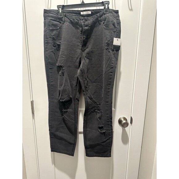 NWT Eloquii Elements Jeans Women’s Sz 14 Girlfriend Black Distressed High-Rise - Picture 1 of 3